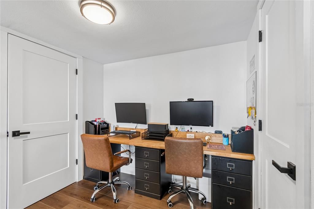 For Sale: $499,900 (2 beds, 2 baths, 1335 Square Feet)