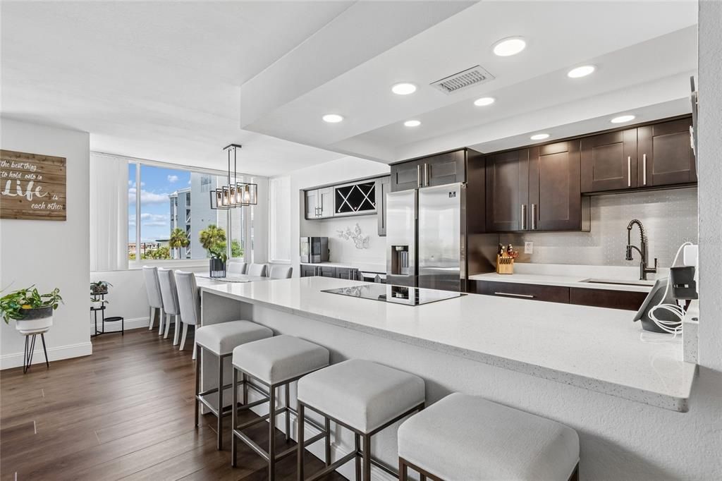 For Sale: $499,900 (2 beds, 2 baths, 1335 Square Feet)