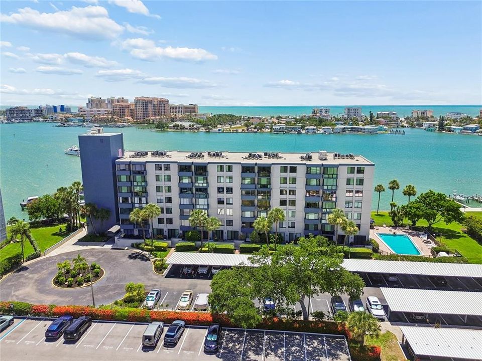 For Sale: $499,900 (2 beds, 2 baths, 1335 Square Feet)