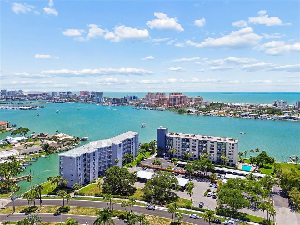 For Sale: $499,900 (2 beds, 2 baths, 1335 Square Feet)