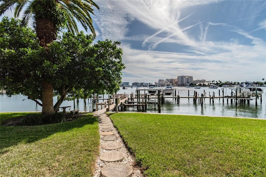 For Sale: $499,900 (2 beds, 2 baths, 1335 Square Feet)