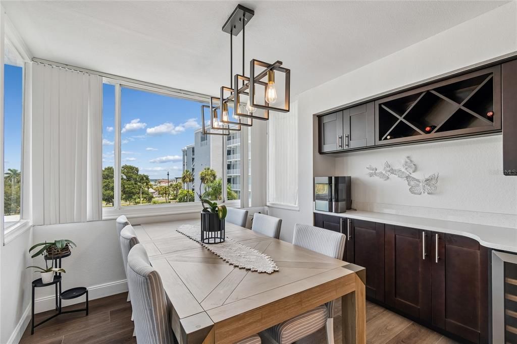 For Sale: $499,900 (2 beds, 2 baths, 1335 Square Feet)