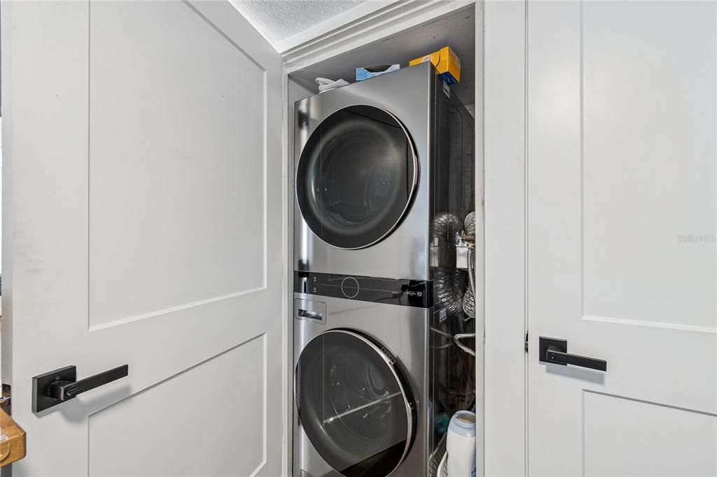 For Sale: $499,900 (2 beds, 2 baths, 1335 Square Feet)