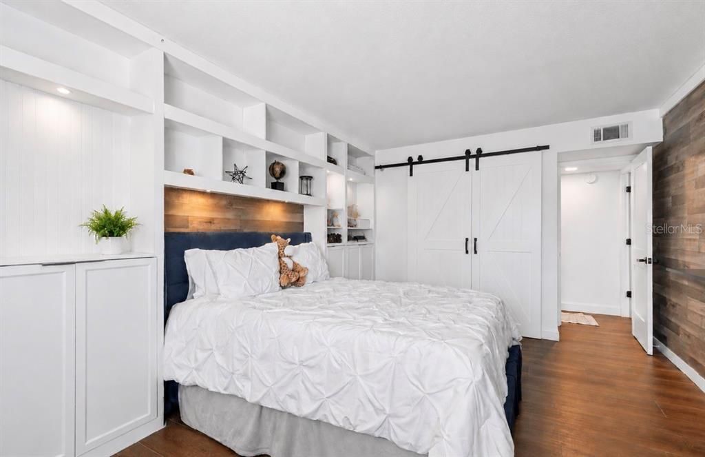For Sale: $499,900 (2 beds, 2 baths, 1335 Square Feet)