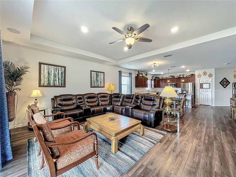 For Sale: $485,000 (3 beds, 2 baths, 2184 Square Feet)