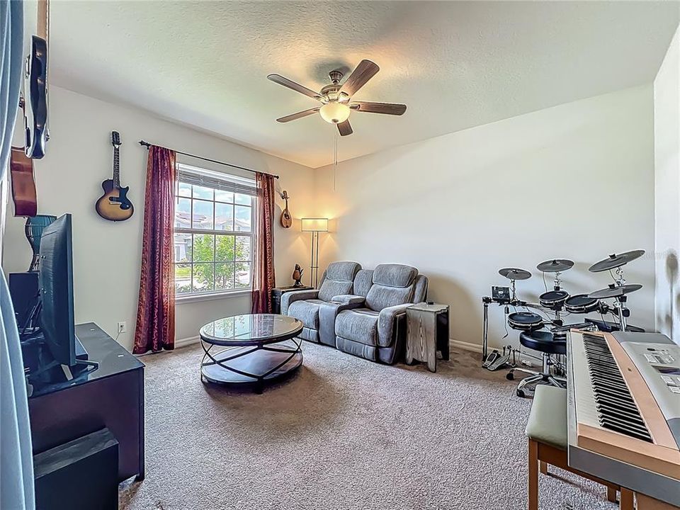 For Sale: $485,000 (3 beds, 2 baths, 2184 Square Feet)