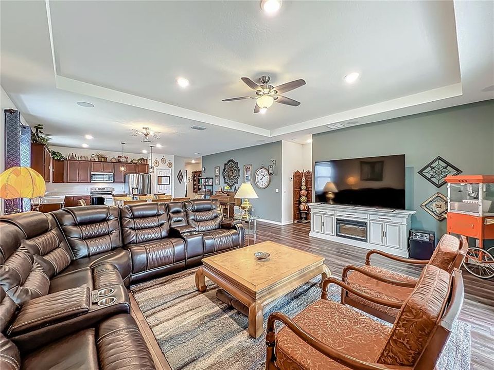 For Sale: $485,000 (3 beds, 2 baths, 2184 Square Feet)