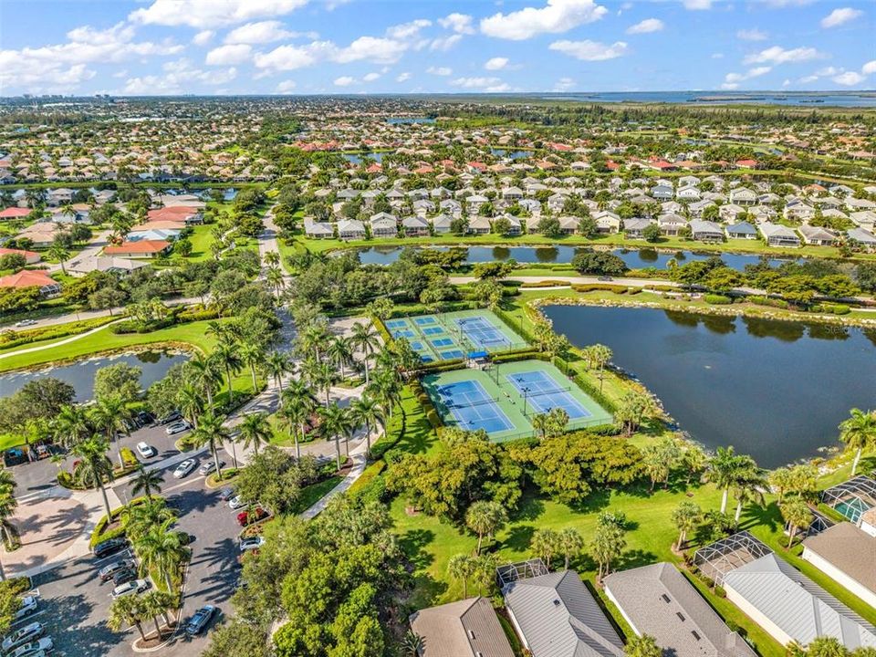 For Sale: $329,000 (2 beds, 2 baths, 1542 Square Feet)