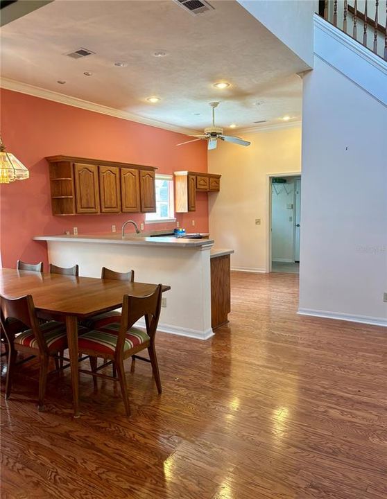 For Sale: $399,900 (3 beds, 2 baths, 2372 Square Feet)