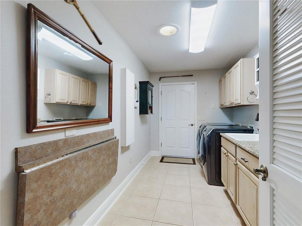 For Sale: $1,650,000 (4 beds, 3 baths, 3682 Square Feet)