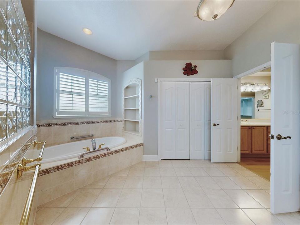 For Sale: $1,650,000 (4 beds, 3 baths, 3682 Square Feet)