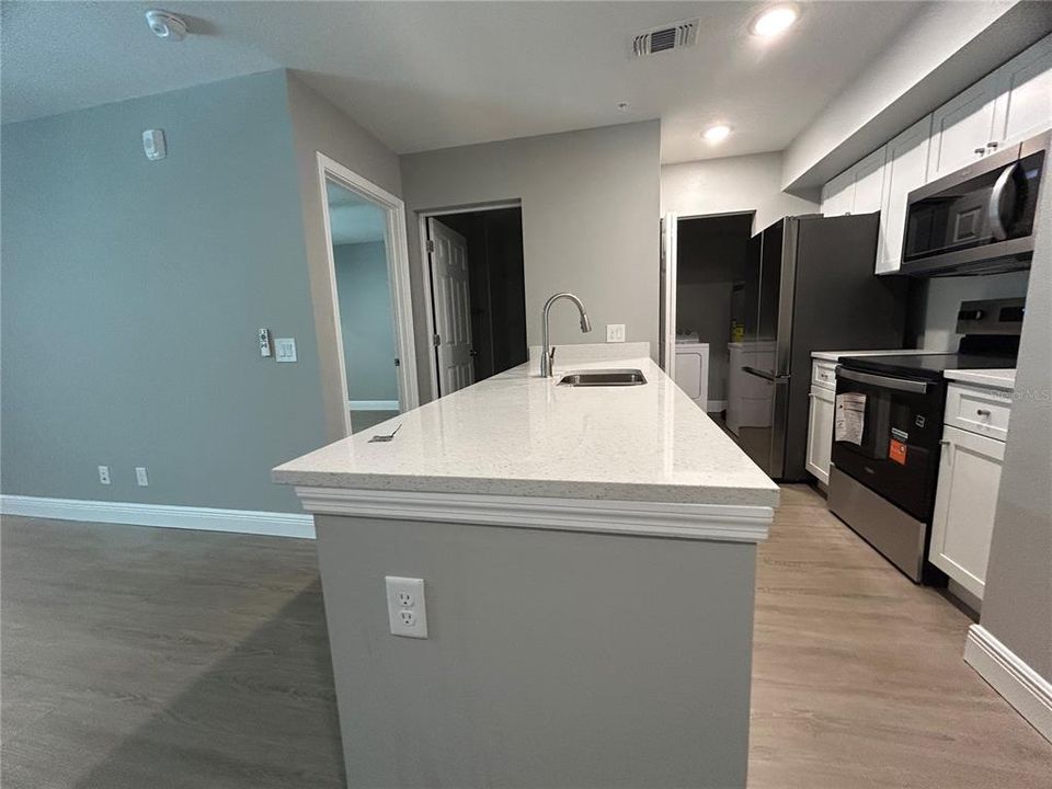 For Rent: $1,600 (1 beds, 1 baths, 660 Square Feet)