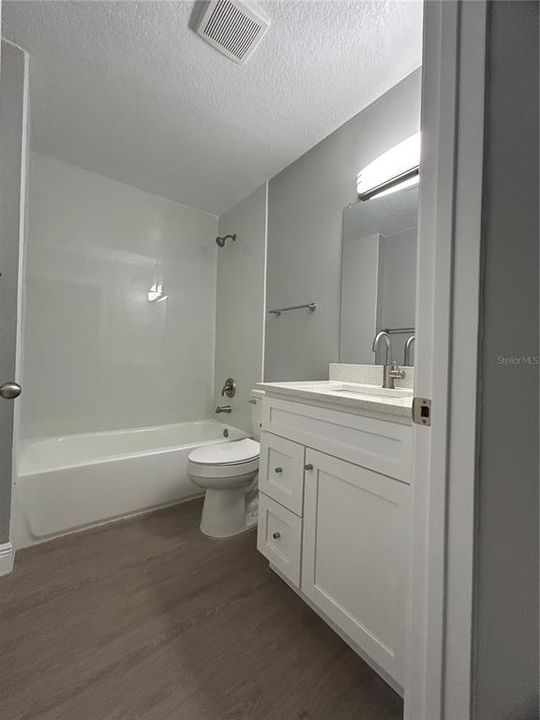 For Rent: $1,600 (1 beds, 1 baths, 660 Square Feet)