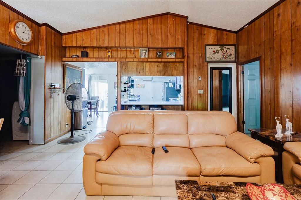 En Venta: $799,000 (4 camas, 1 baños, 2430 Pies cuadrados)