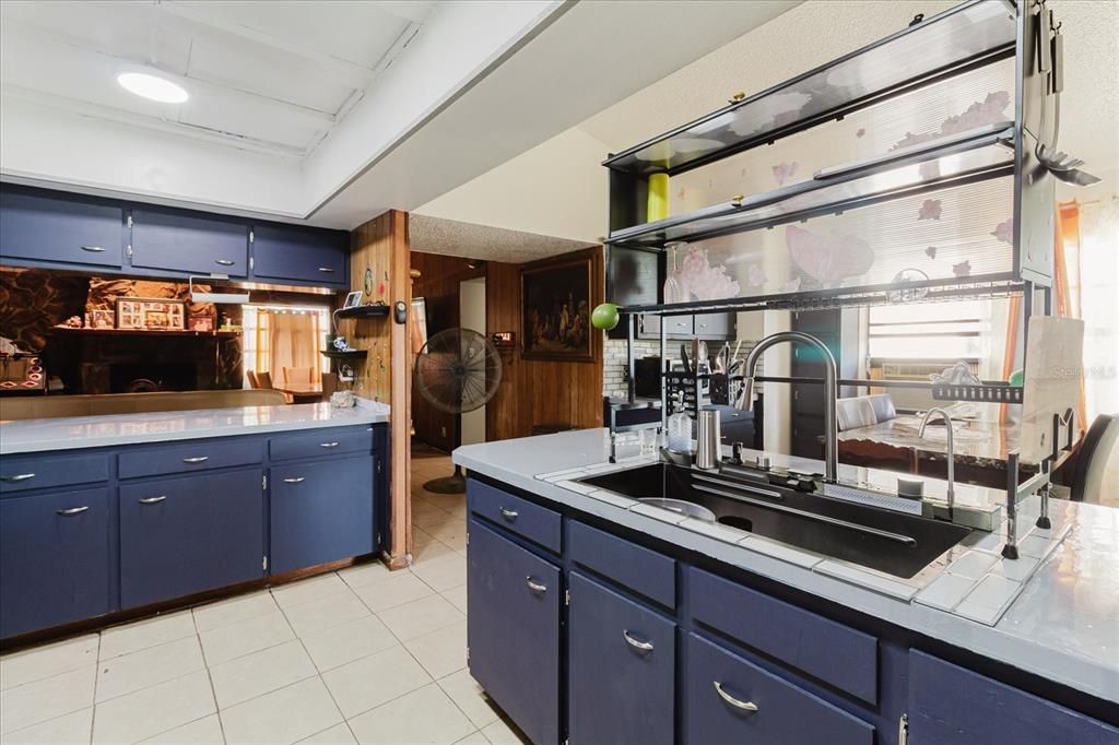 En Venta: $799,000 (4 camas, 1 baños, 2430 Pies cuadrados)
