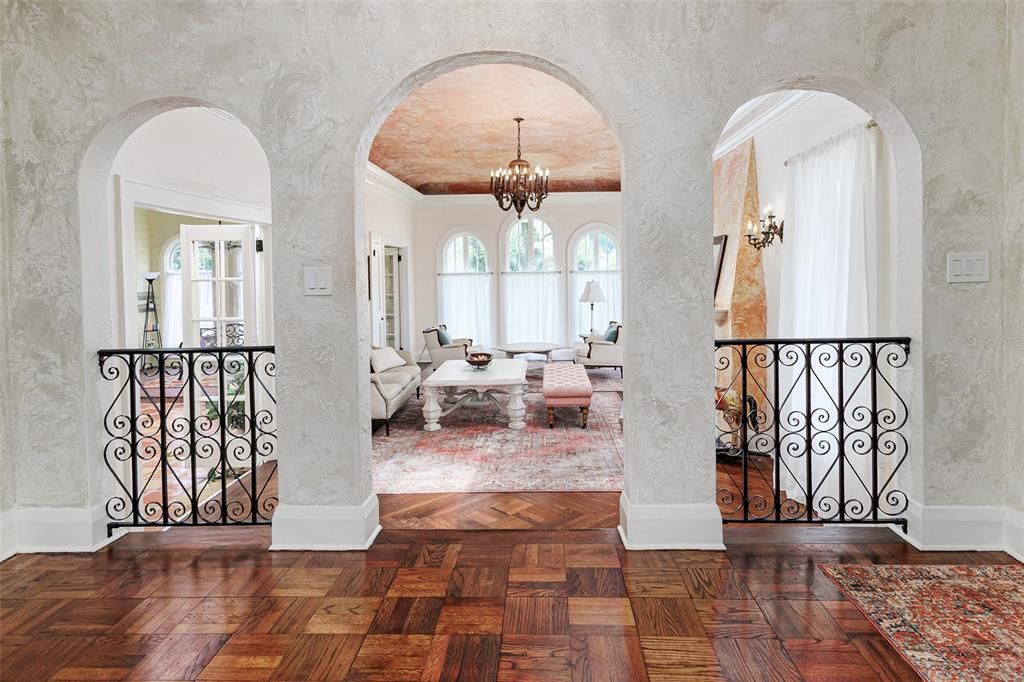 For Sale: $949,900 (5 beds, 4 baths, 4988 Square Feet)