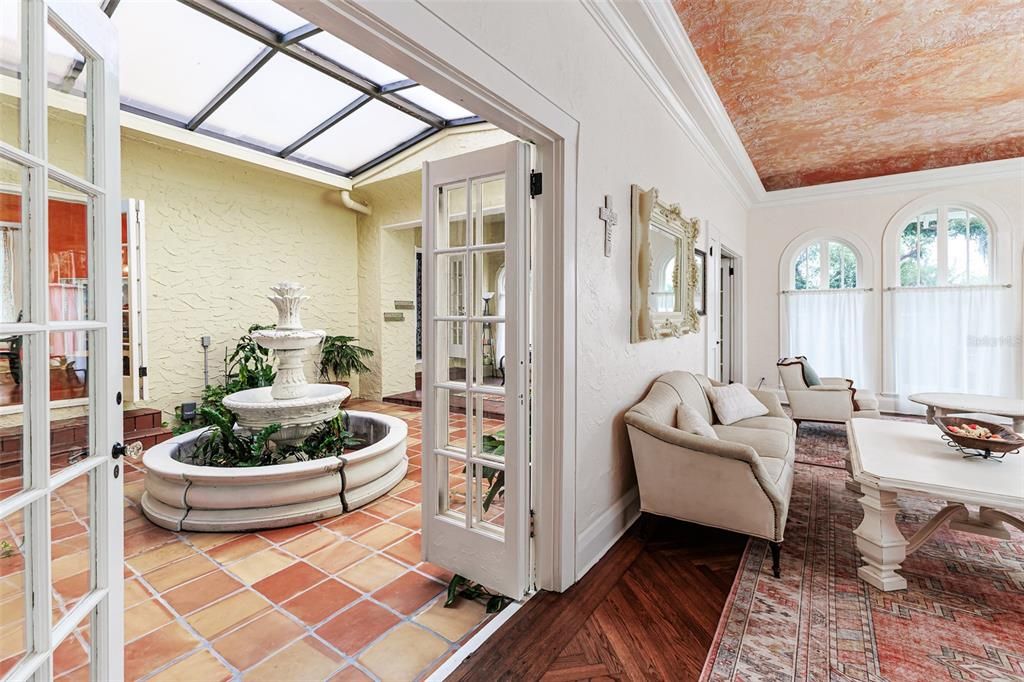 For Sale: $949,900 (5 beds, 4 baths, 4988 Square Feet)