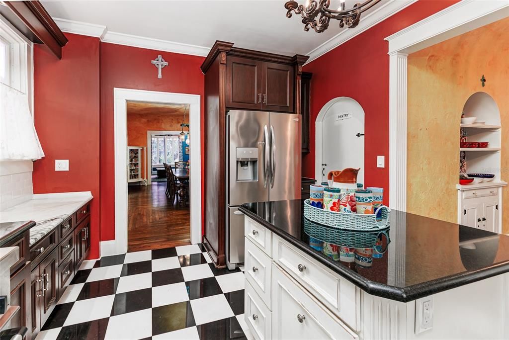 For Sale: $949,900 (5 beds, 4 baths, 4988 Square Feet)
