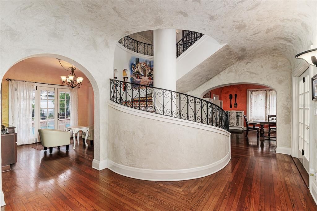 For Sale: $949,900 (5 beds, 4 baths, 4988 Square Feet)