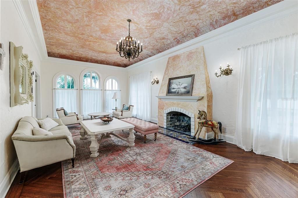 For Sale: $949,900 (5 beds, 4 baths, 4988 Square Feet)