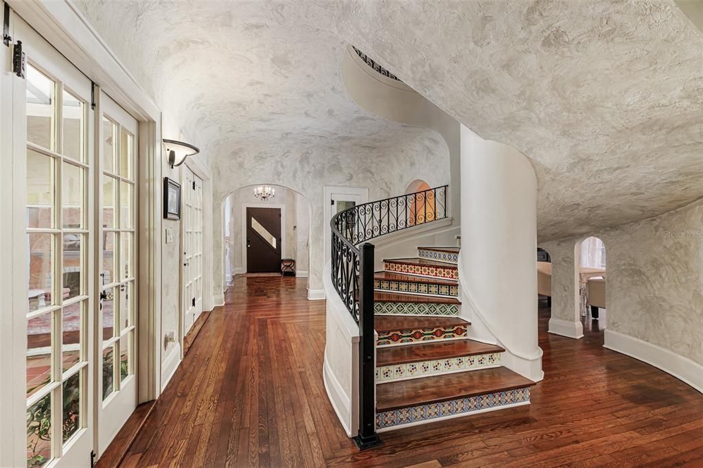 For Sale: $949,900 (5 beds, 4 baths, 4988 Square Feet)