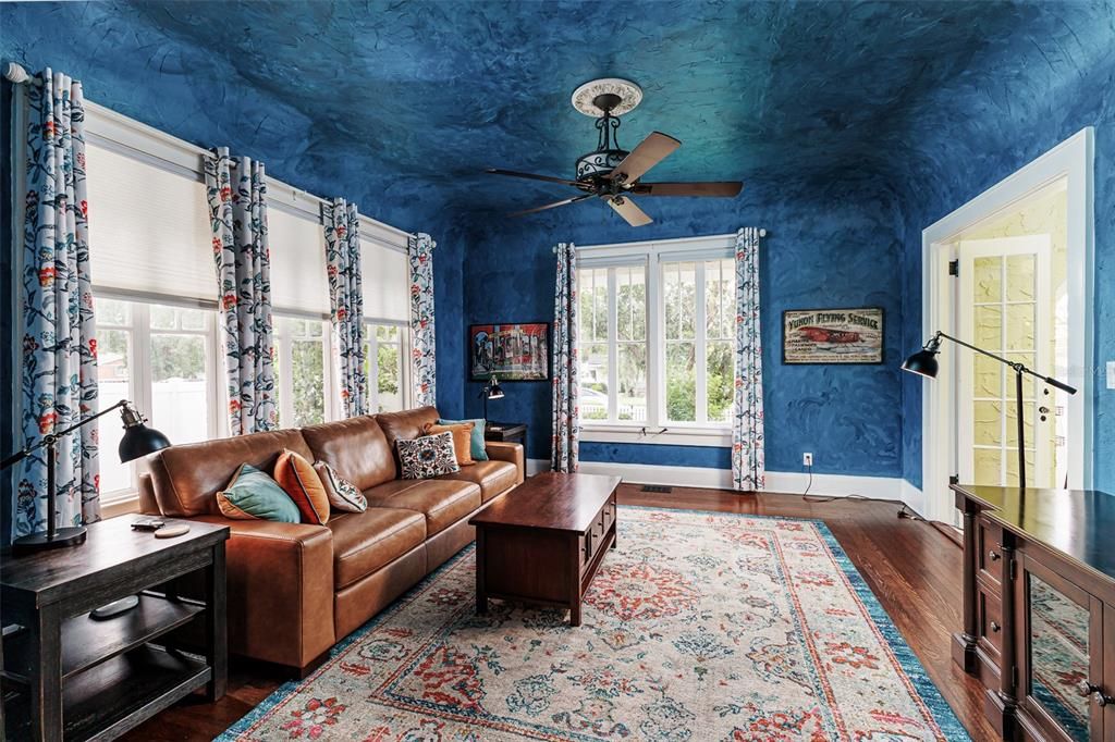 For Sale: $949,900 (5 beds, 4 baths, 4988 Square Feet)