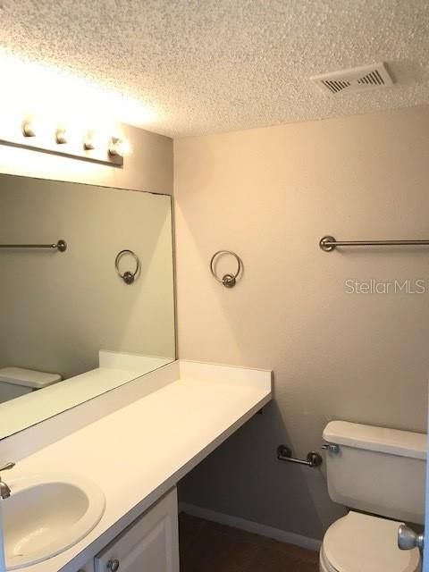 For Sale: $117,500 (2 beds, 2 baths, 992 Square Feet)