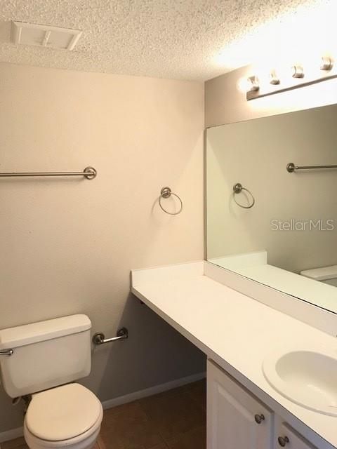 For Sale: $117,500 (2 beds, 2 baths, 992 Square Feet)
