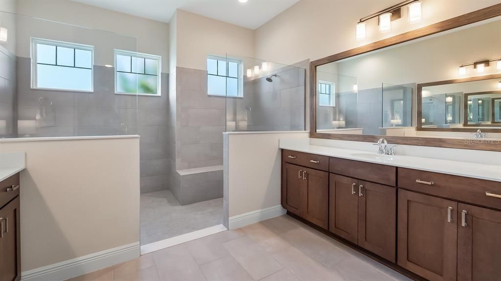 For Sale: $710,000 (3 beds, 3 baths, 2434 Square Feet)