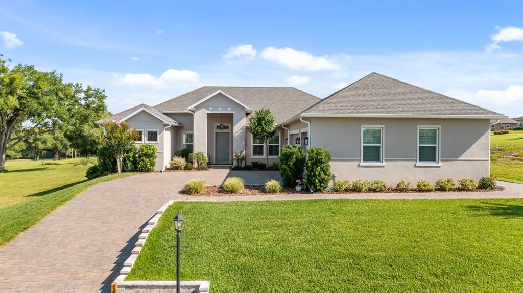 For Sale: $710,000 (3 beds, 3 baths, 2434 Square Feet)
