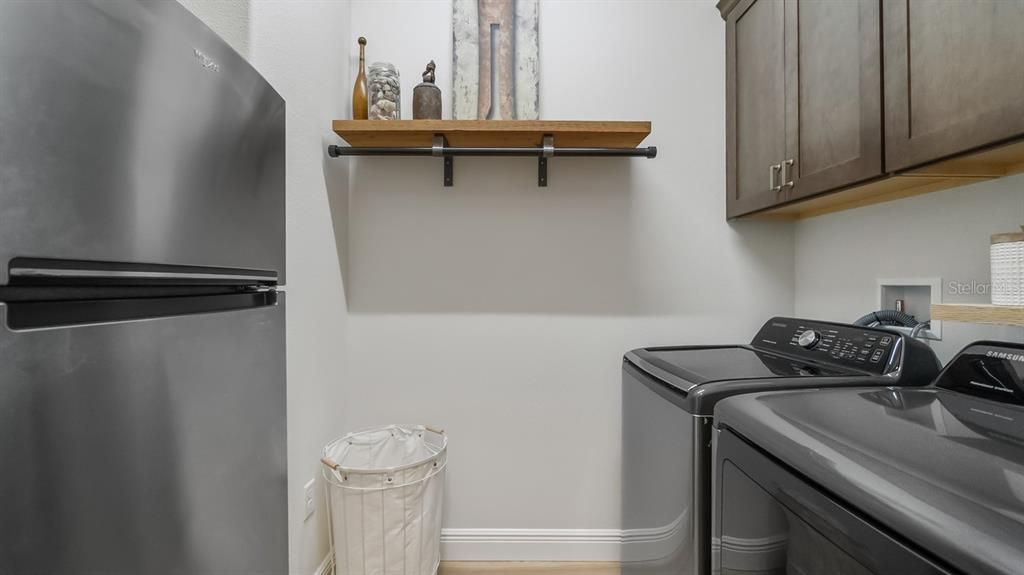 For Sale: $710,000 (3 beds, 3 baths, 2434 Square Feet)