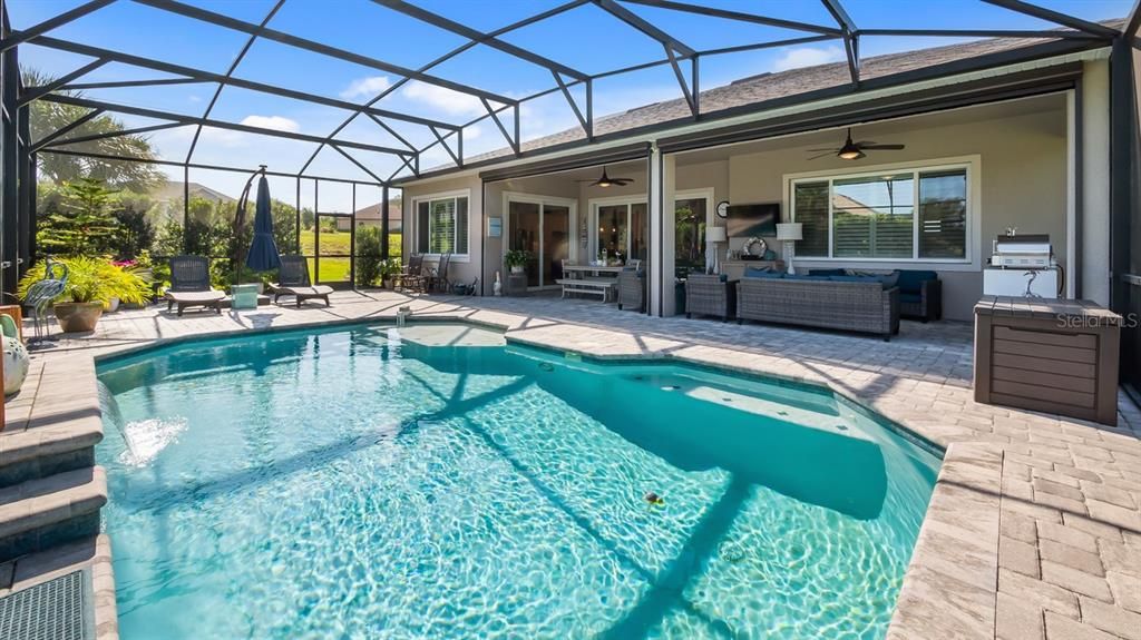 For Sale: $710,000 (3 beds, 3 baths, 2434 Square Feet)