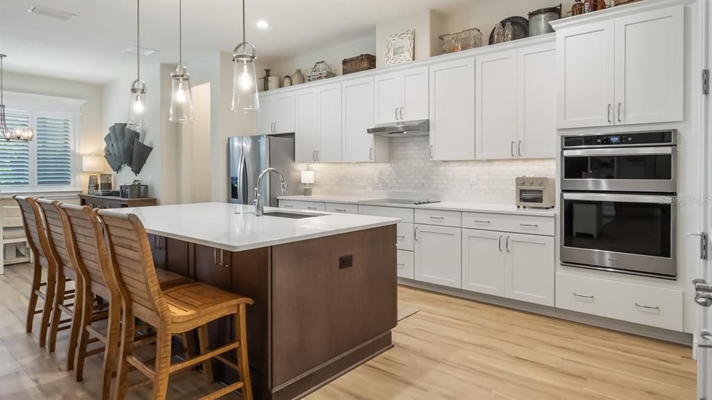 For Sale: $710,000 (3 beds, 3 baths, 2434 Square Feet)