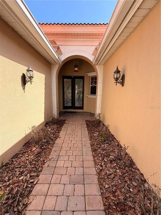 For Rent: $3,195 (3 beds, 2 baths, 1925 Square Feet)