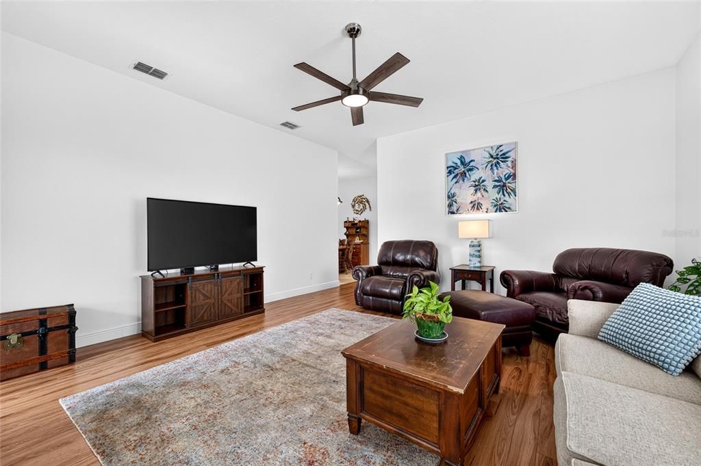 For Sale: $559,900 (3 beds, 2 baths, 1520 Square Feet)