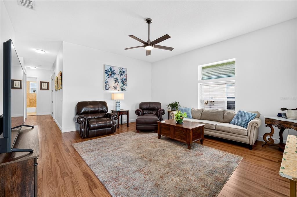 For Sale: $559,900 (3 beds, 2 baths, 1520 Square Feet)