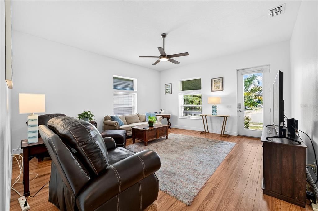 For Sale: $559,900 (3 beds, 2 baths, 1520 Square Feet)