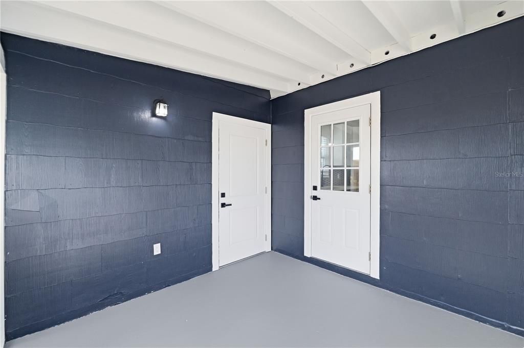 For Sale: $294,800 (2 beds, 1 baths, 683 Square Feet)