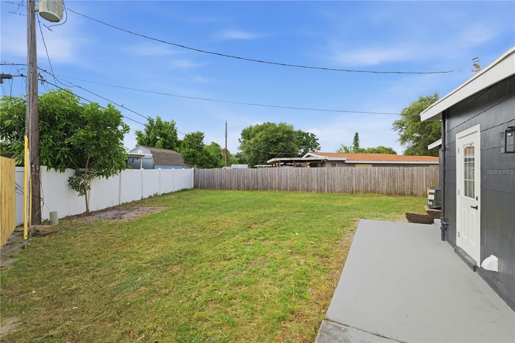 For Sale: $294,800 (2 beds, 1 baths, 683 Square Feet)