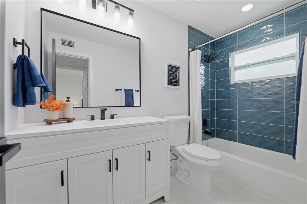 For Sale: $294,800 (2 beds, 1 baths, 683 Square Feet)