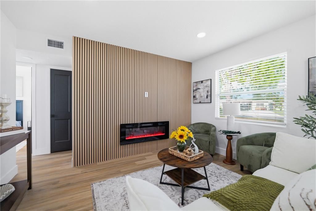 For Sale: $294,800 (2 beds, 1 baths, 683 Square Feet)