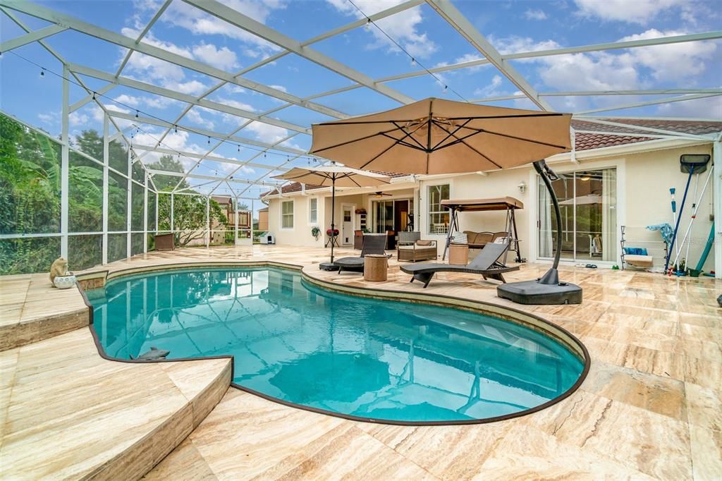 En Venta: $745,000 (4 camas, 3 baños, 2364 Pies cuadrados)