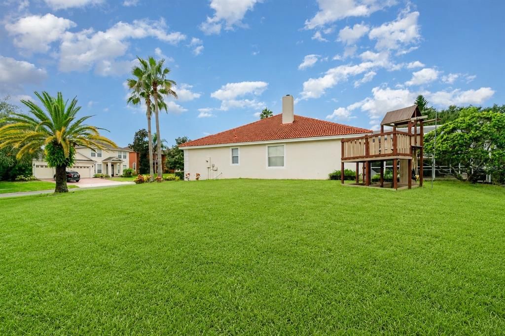 En Venta: $745,000 (4 camas, 3 baños, 2364 Pies cuadrados)