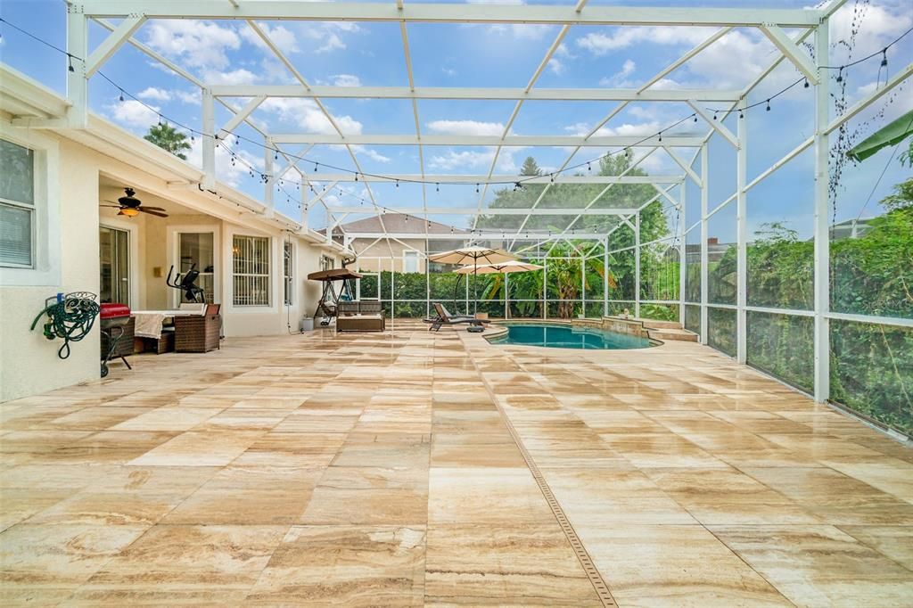 En Venta: $745,000 (4 camas, 3 baños, 2364 Pies cuadrados)