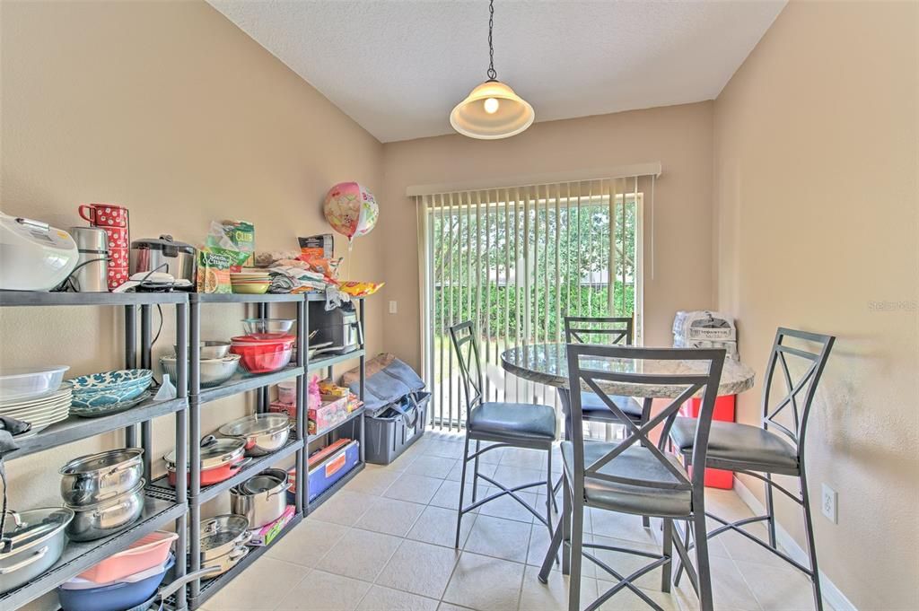 For Sale: $335,000 (4 beds, 2 baths, 1239 Square Feet)