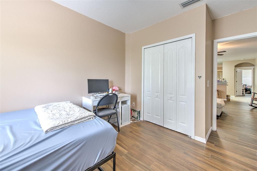 For Sale: $335,000 (4 beds, 2 baths, 1239 Square Feet)