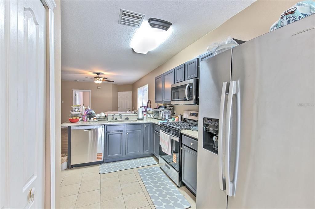 For Sale: $335,000 (4 beds, 2 baths, 1239 Square Feet)