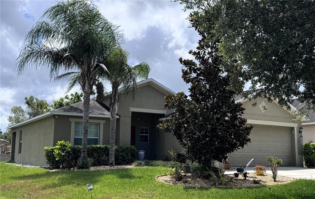 For Sale: $300,000 (3 beds, 2 baths, 1360 Square Feet)