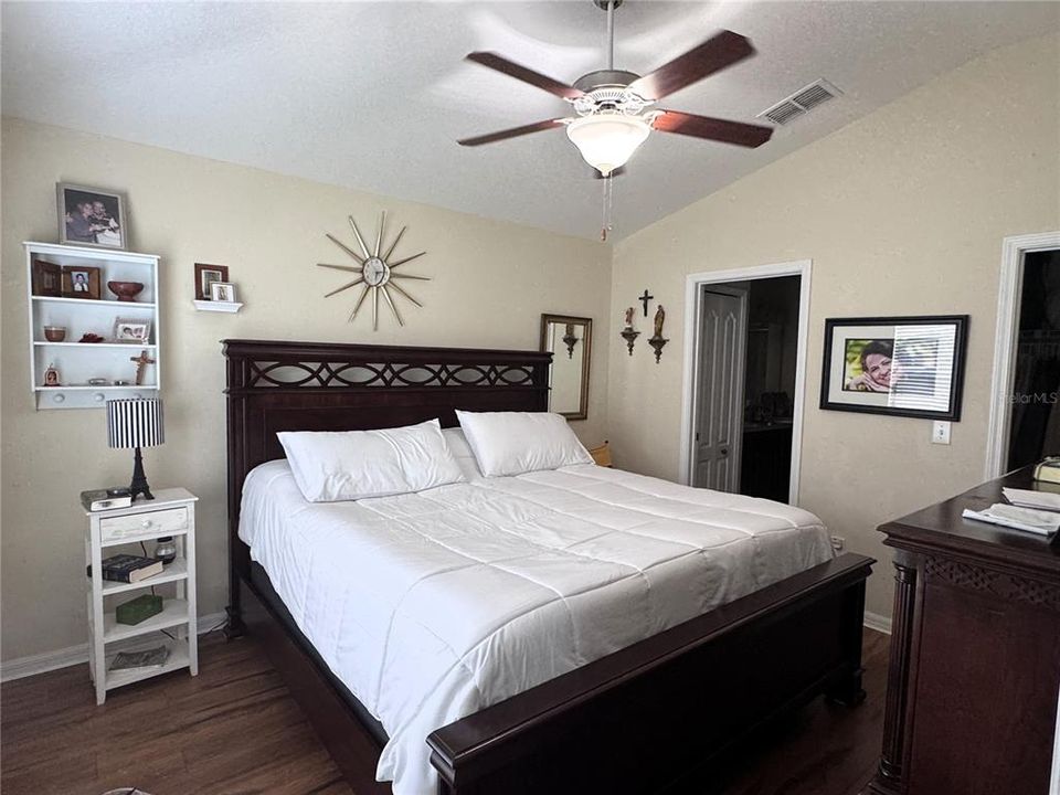 For Sale: $300,000 (3 beds, 2 baths, 1360 Square Feet)
