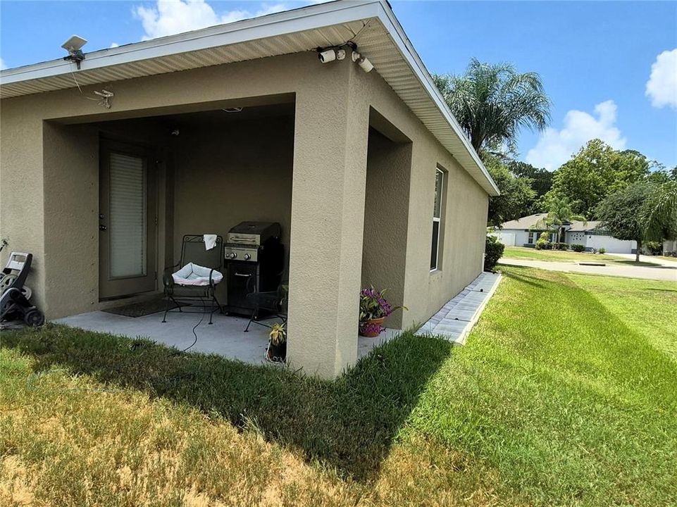 For Sale: $300,000 (3 beds, 2 baths, 1360 Square Feet)